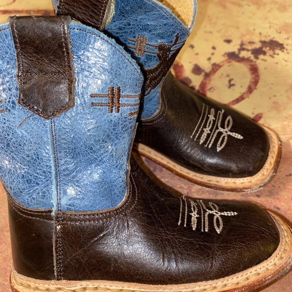 Baby Roper boots size 4